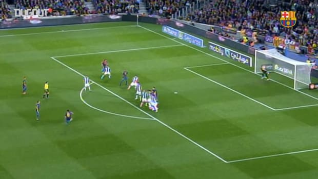 Leo Messi surpasses Pele's record of goals for a single club